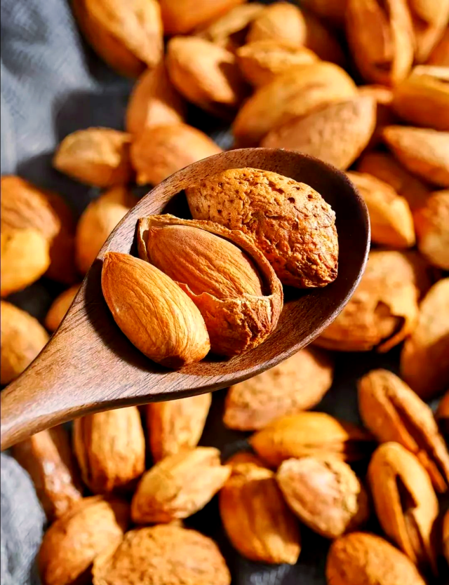 新疆巴旦木.png 新疆巴旦木.png