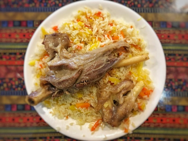 新疆手抓饭.jpg